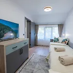 Arni Aparts Apartment *